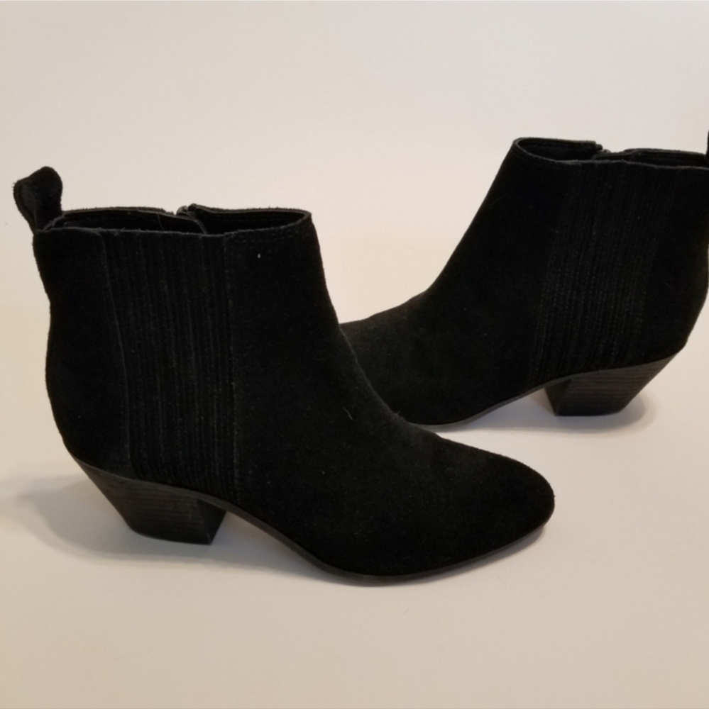 FRYE and CO Black Suede Ankle Boots Booties Womens Size 7.5